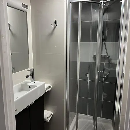 Astral Lodge Hastings Room photo