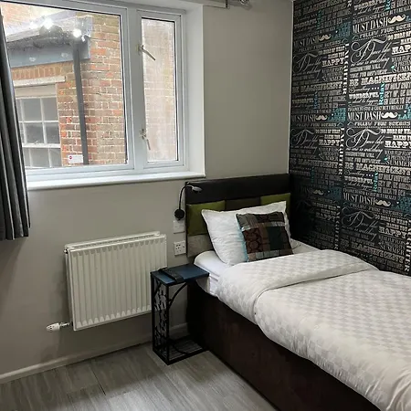 Astral Lodge Hastings Room photo